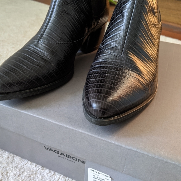 Black embossed Vagabond Lara boots, like new! - Picture 5 of 5